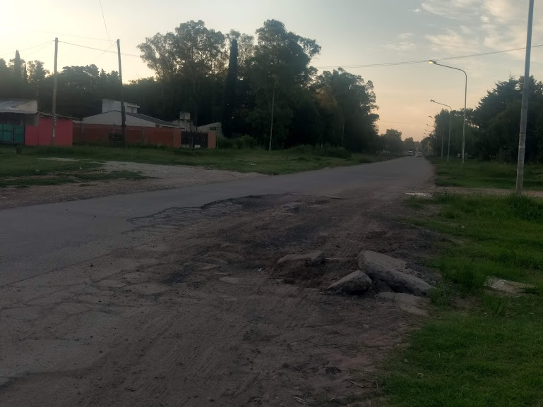 Preocupa el estado de la Avenida Ricardo Balbín