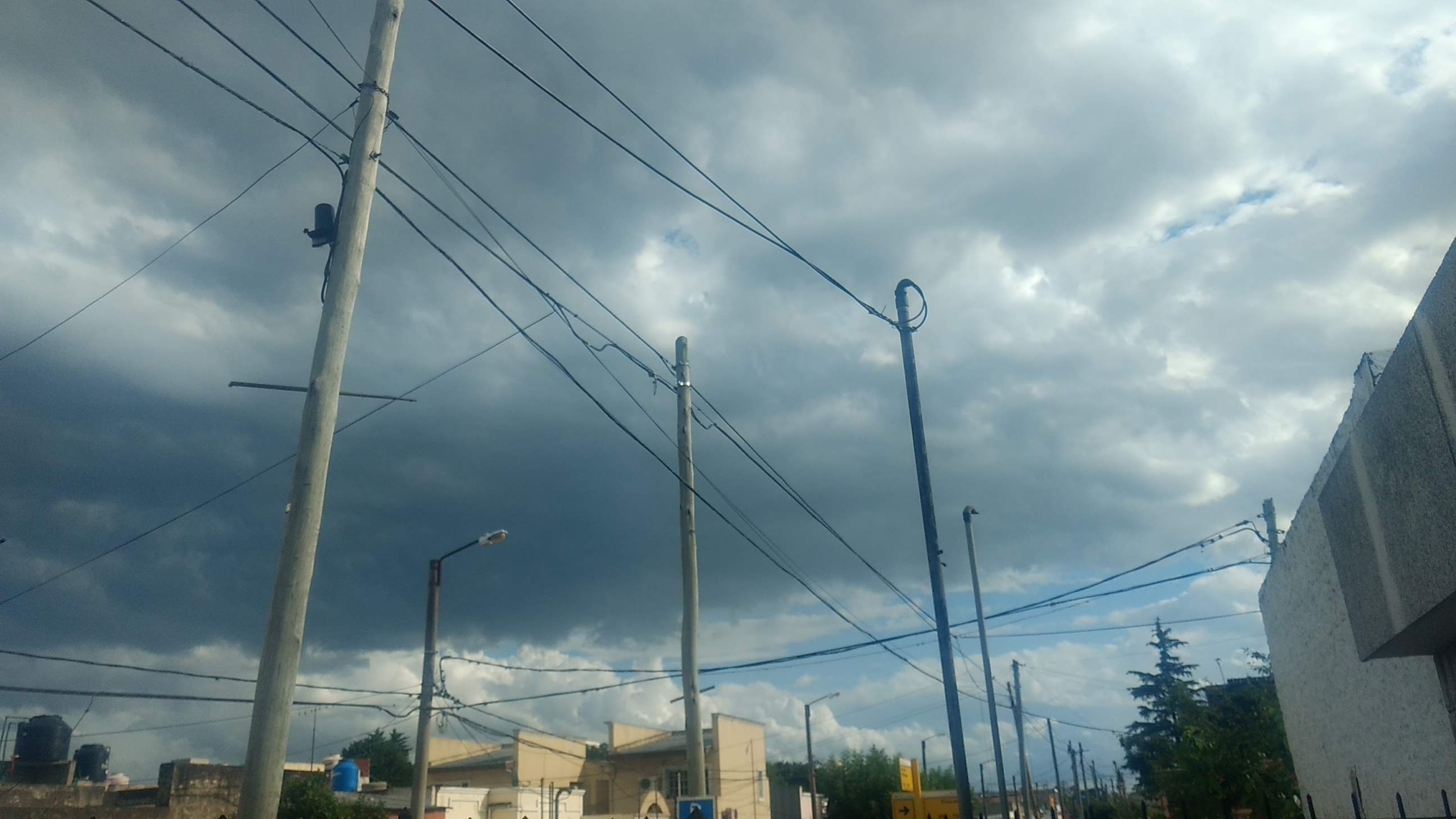 Rige un alerta meteorológico por tormentas intensas