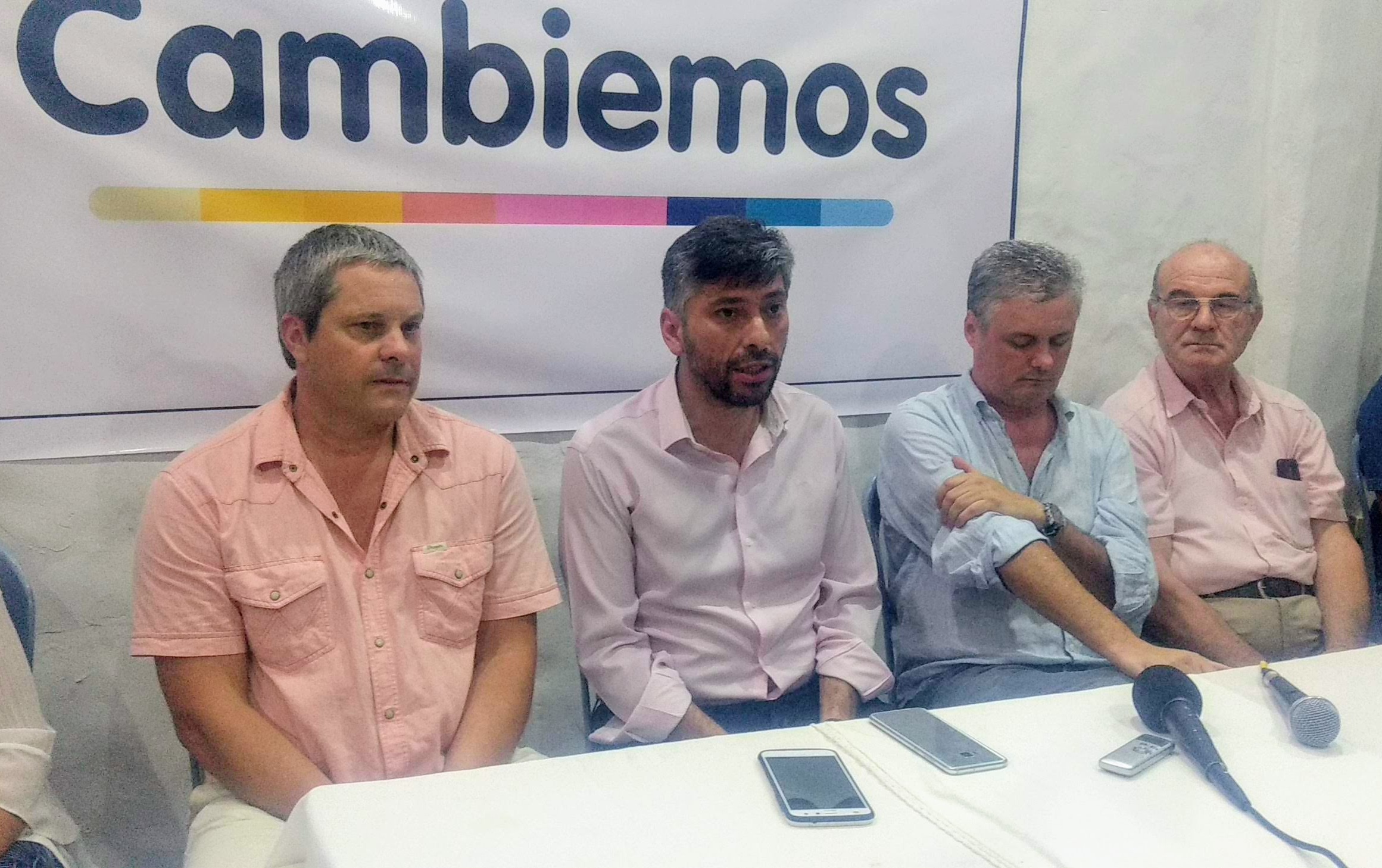 Di Mario: "La estrategia es transferir fondos a los Municipios y Consejos Escolares para terminar las obras"