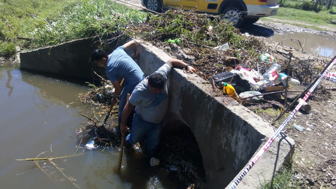 Enojo del oficialismo por basura en las zanjas y contra una inmobiliaria