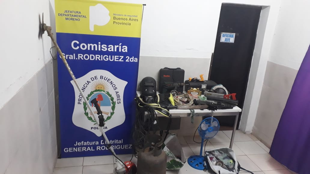 Robaron bajo la modalidad "escruche" y fueron detenidos minutos después