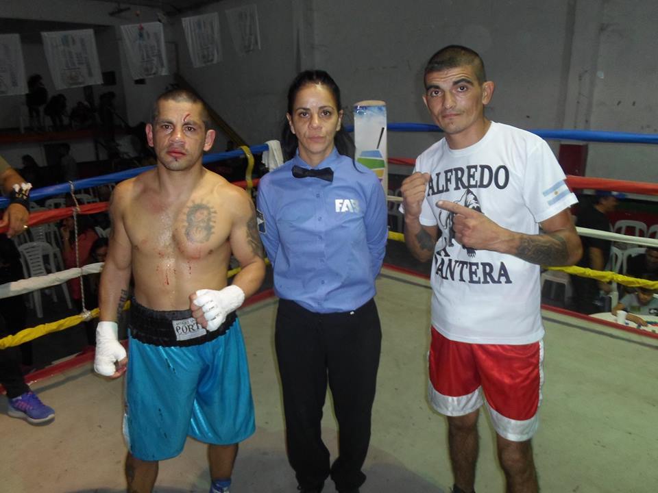 Enojo de Chuky Rodríguez y su entrenador por un polémico fallo en su pelea del fin de semana