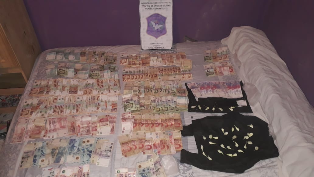 Dos detenidos en Villa Arrarás por tráfico de drogas