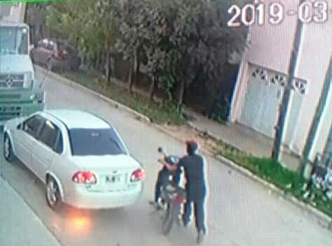 Robó una moto y quedó grabado por cámaras de seguridad