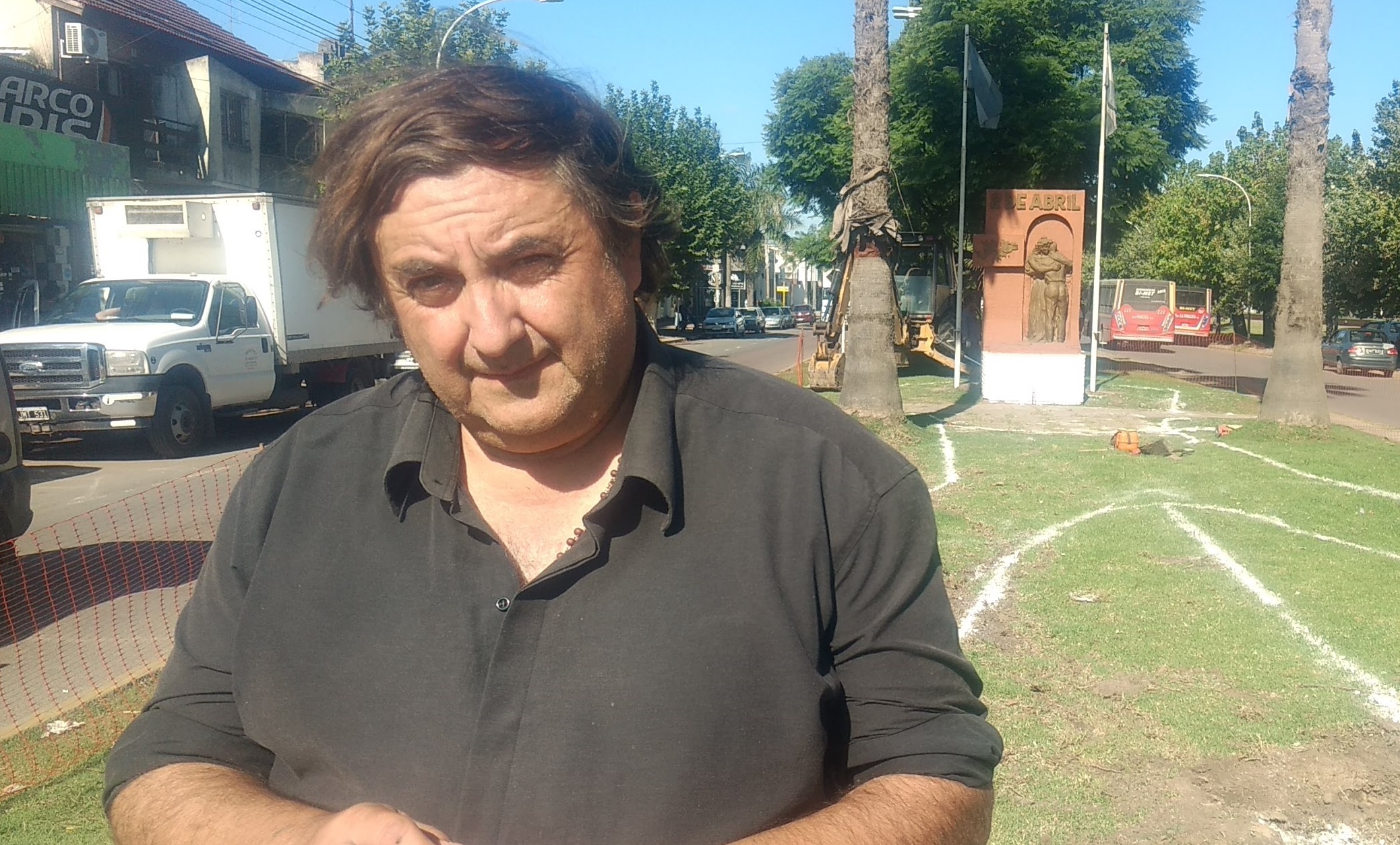 Navone contó los trabajos que se realizan en un monumento en el bulevar de Bernardo de Irigoyen