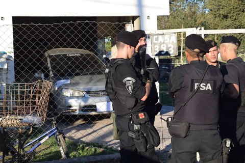 Operativo de una fuerza federal dio con tres detenidos por 15 kilos de droga en Los Aromos