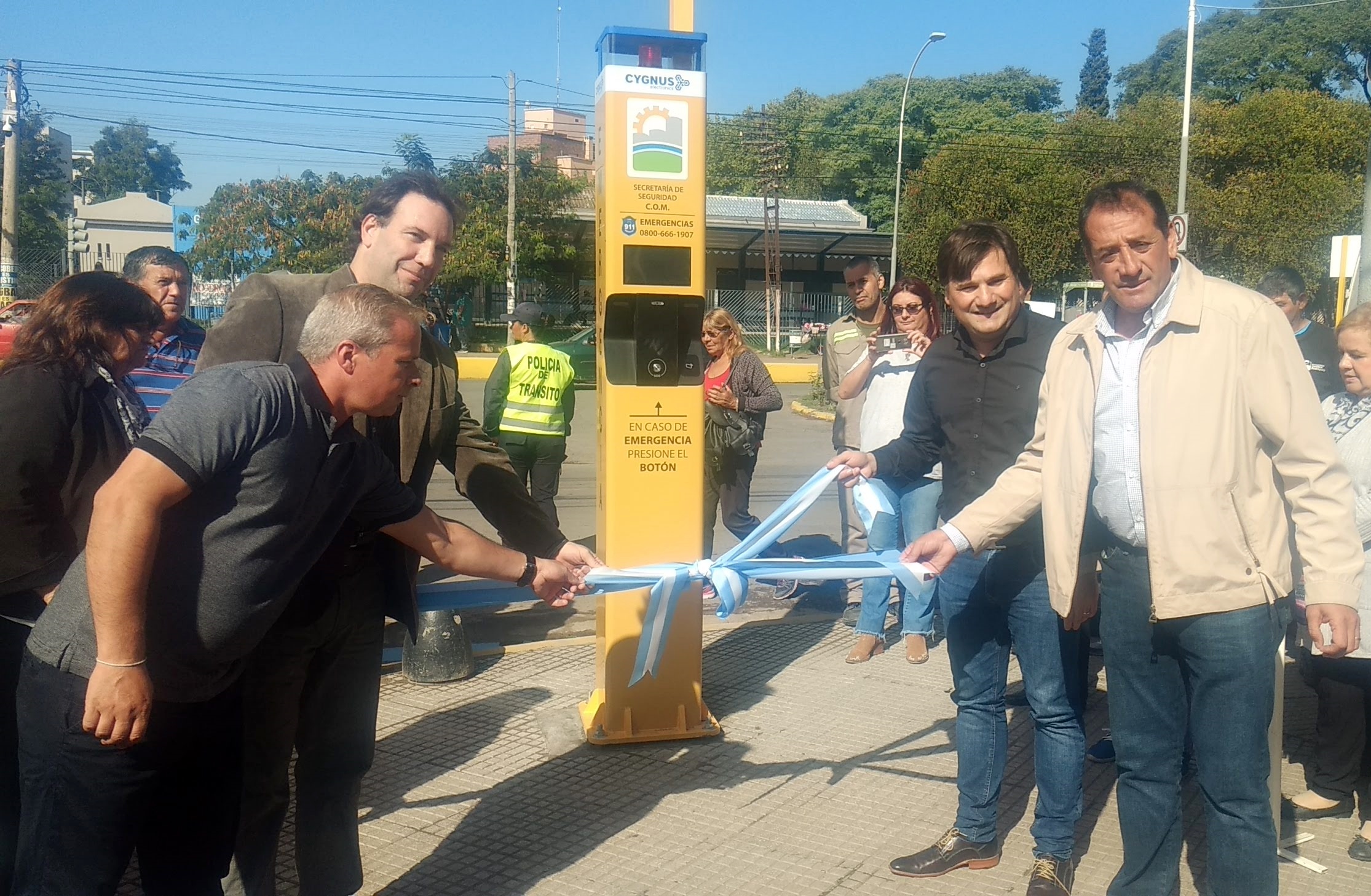 Se inauguró y se puso en marcha el "tótem de emergencia"