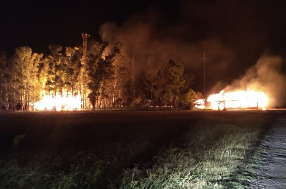 Voraz incendio en una estancia de un local gastronómico de Ruta 24