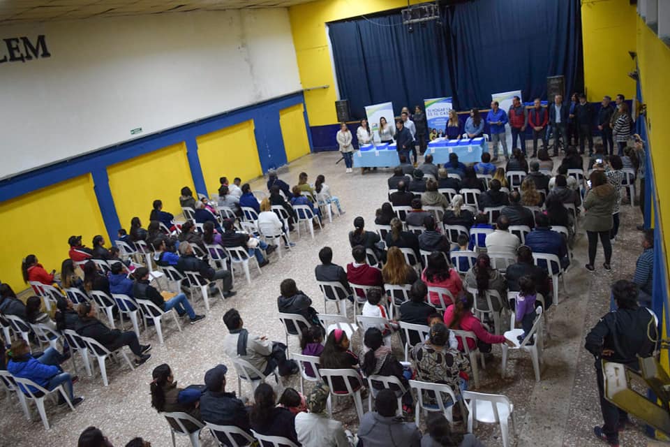 Se realizó una nueva entrega de escrituras dominiales