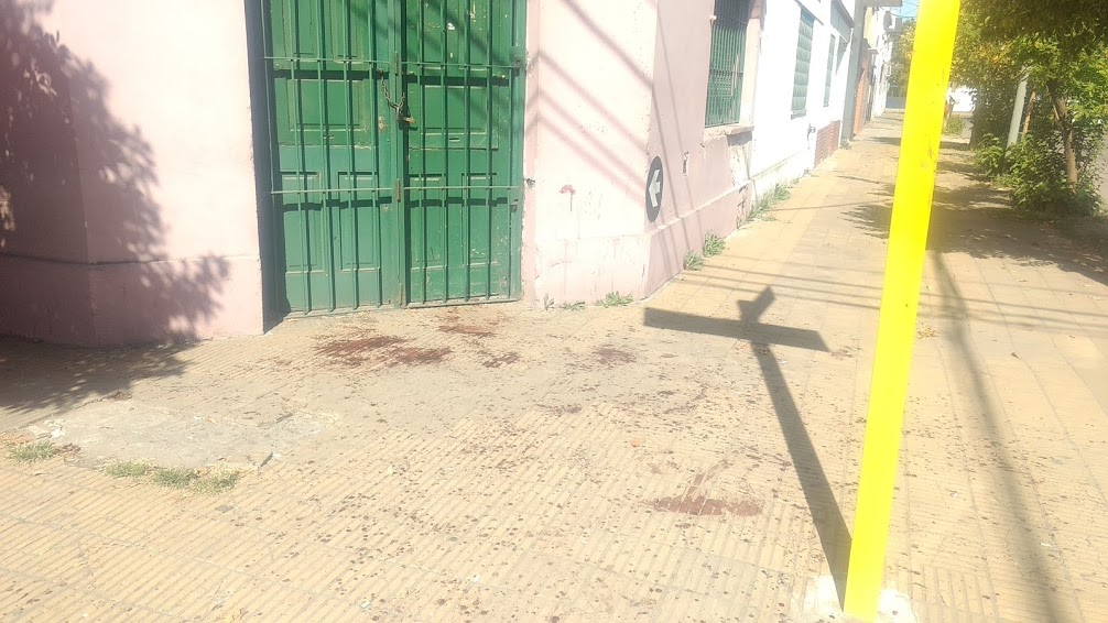 Un hombre apuñaló a otro en una esquina céntrica
