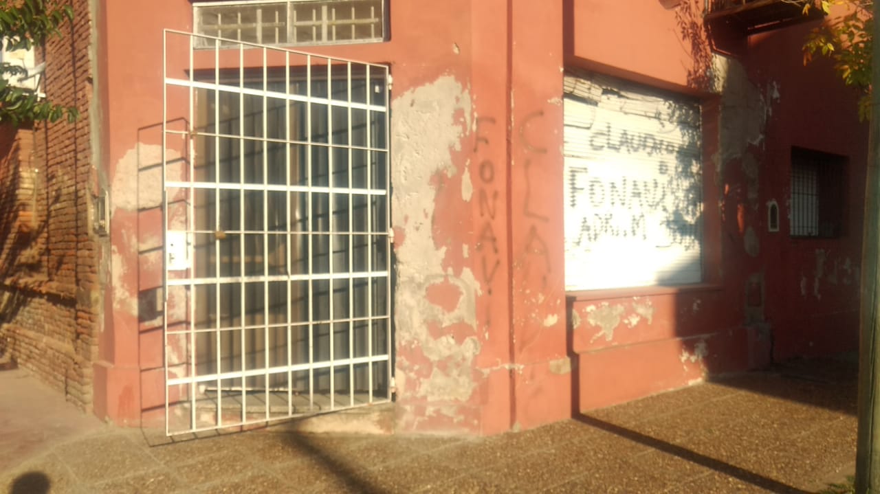 Robaron una carnicería y tomaron de rehén a una cliente delante de su hija