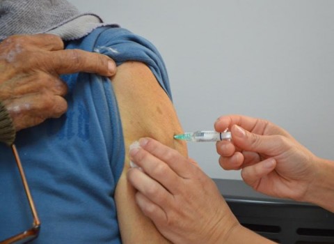 Comenzó la aplicación de la vacuna antigripal: Ya hay para PAMI y están por venir para IOMA