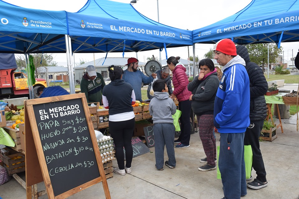 Nueva presentación de la feria itinerante de "El Mercado en tu barrio"