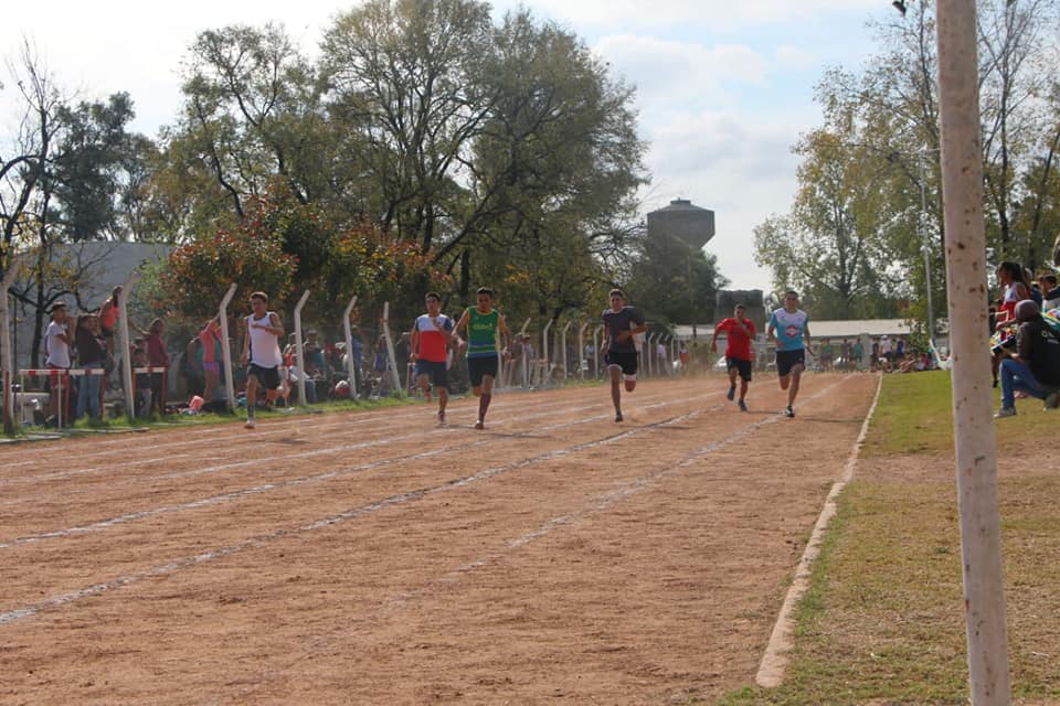 Los resultados y las mejores imágenes del campeonato de atletismo en el Polideportivo
