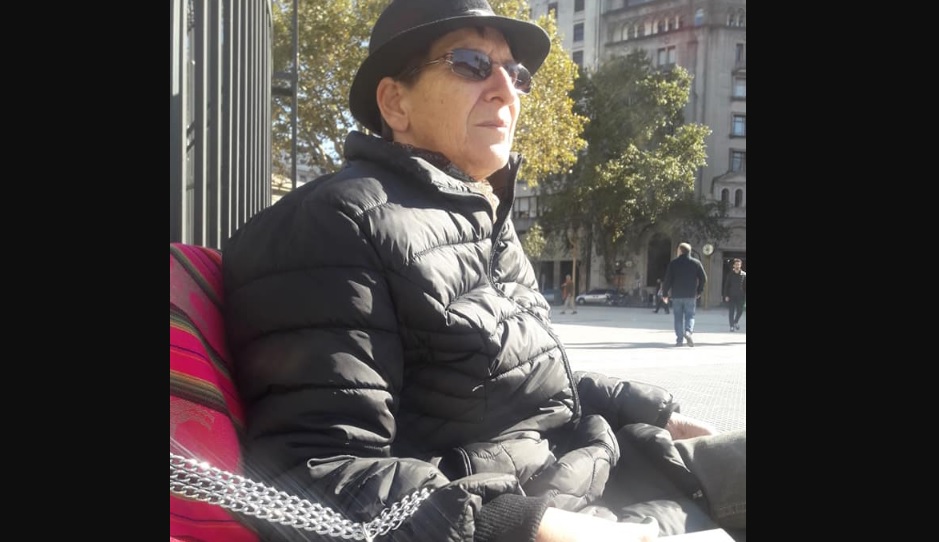 Una rodriguense se encadenó y realizó una huelga de hambre en Plaza de Mayo