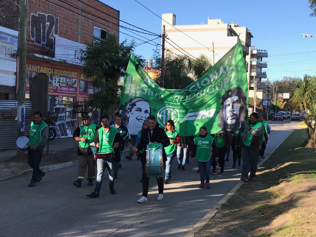 ATE movilizó al Consejo Escolar y a la puerta del Municipio por distintos reclamos