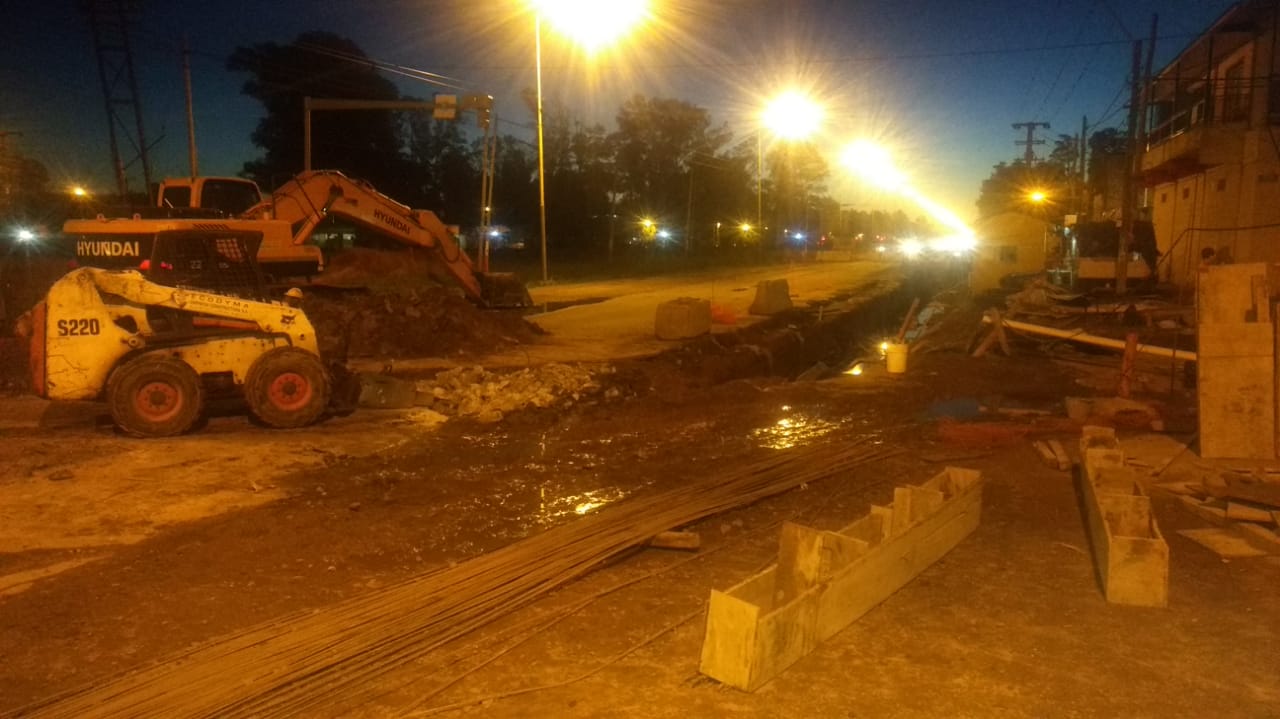 La Ruta 7, con desvíos a la altura del cementerio por el comienzo de la obra hidráulica