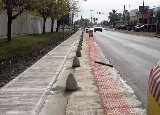 Construyen vereda y bicisenda sobre un tramo de la calle Pedro Whelan