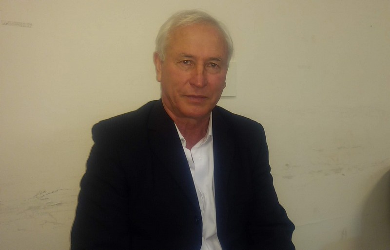 Maslowski quiere ser tercero en discordia: 