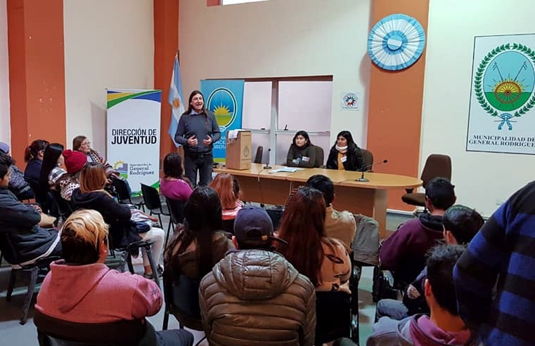 Charla sobre voto joven en el HCD: una mirada sobre la actitud de los chicos rodriguenses