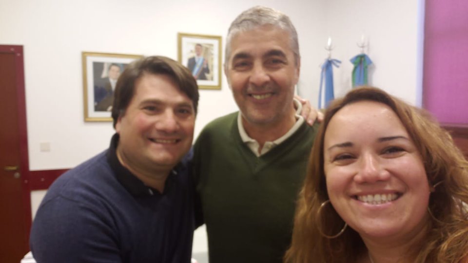 Tras su ruptura, "Salchicha" González vuelve a acompañar al oficialismo