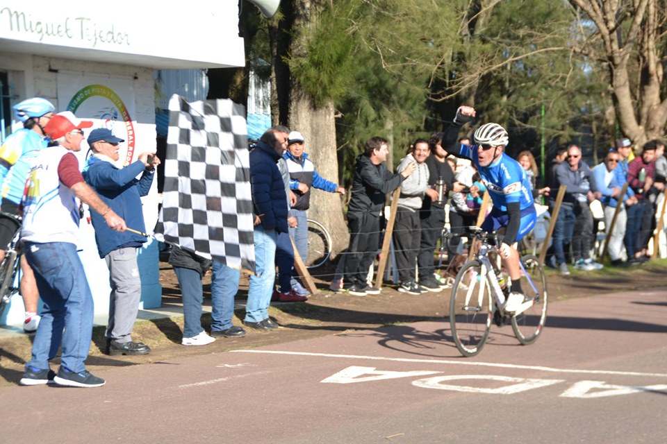 Quiénes son los ganadores de la tercera fecha de la competencia local de ciclismo