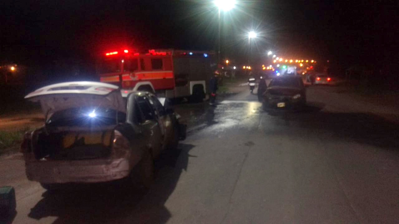Dos autos chocaron de frente sobre la Ruta 24