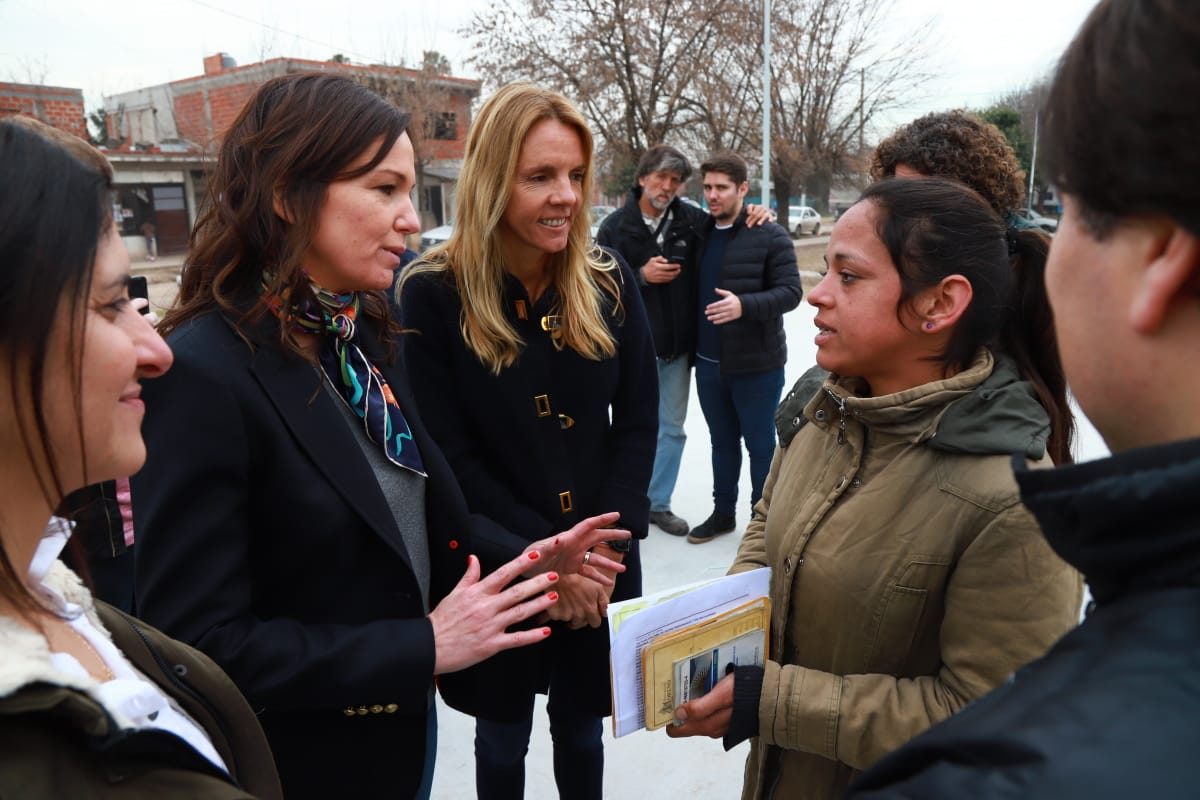 La ministra Carolina Stanley recorrió las obras del nuevo centro comunitario en barrio Güemes