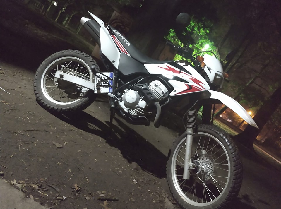 Le robaron la moto y está ofreciendo recompensa para tenerla de nuevo