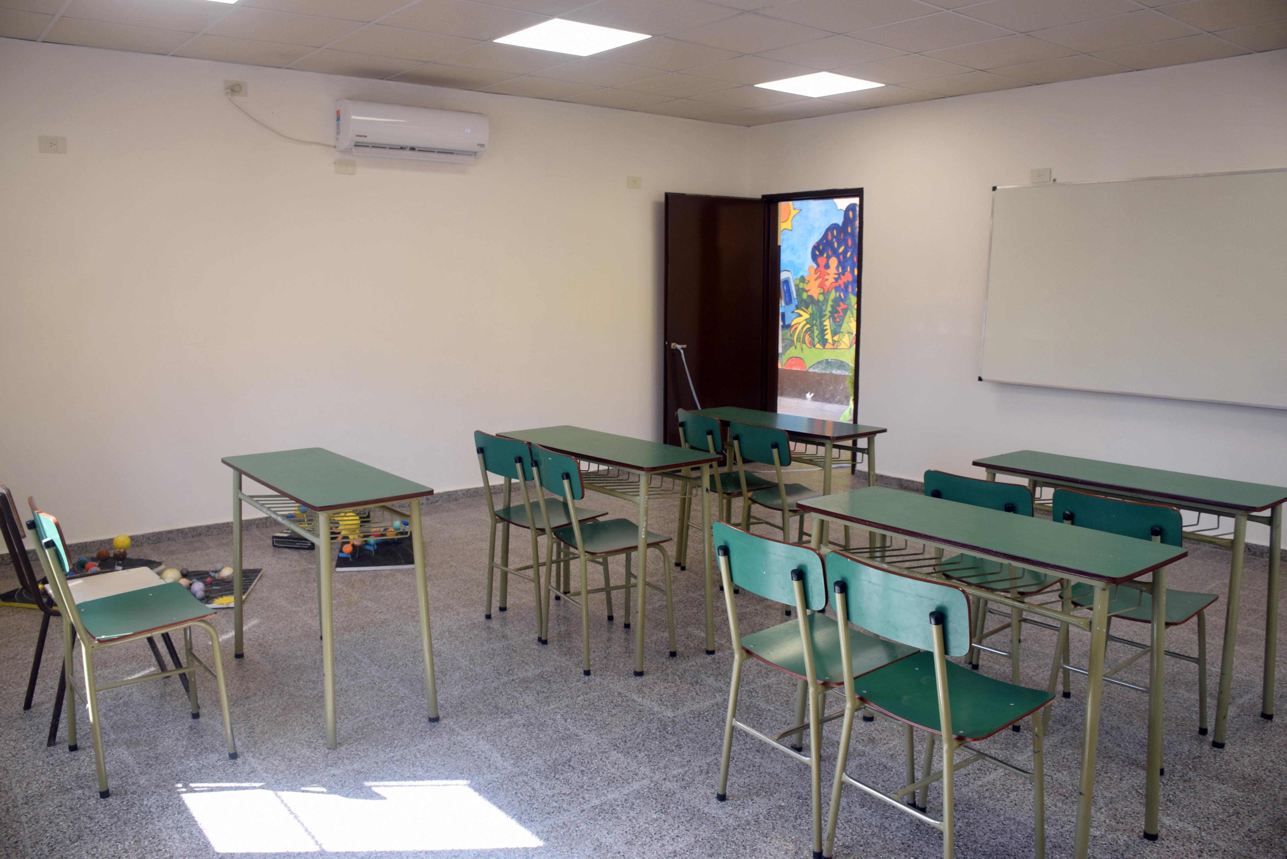 Se inauguraron dos aulas nuevas en una escuela del barrio La Capilla