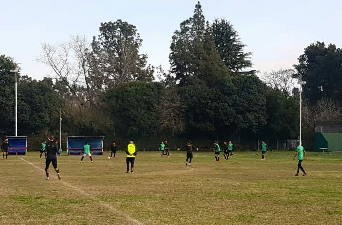 Atlas se probó con un equipo de la B Metropolitana