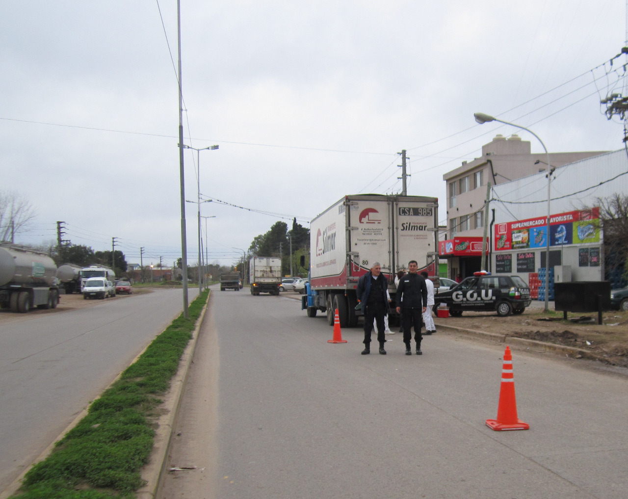 Infraccionara camiones que transportaban mercadería por Rodríguez