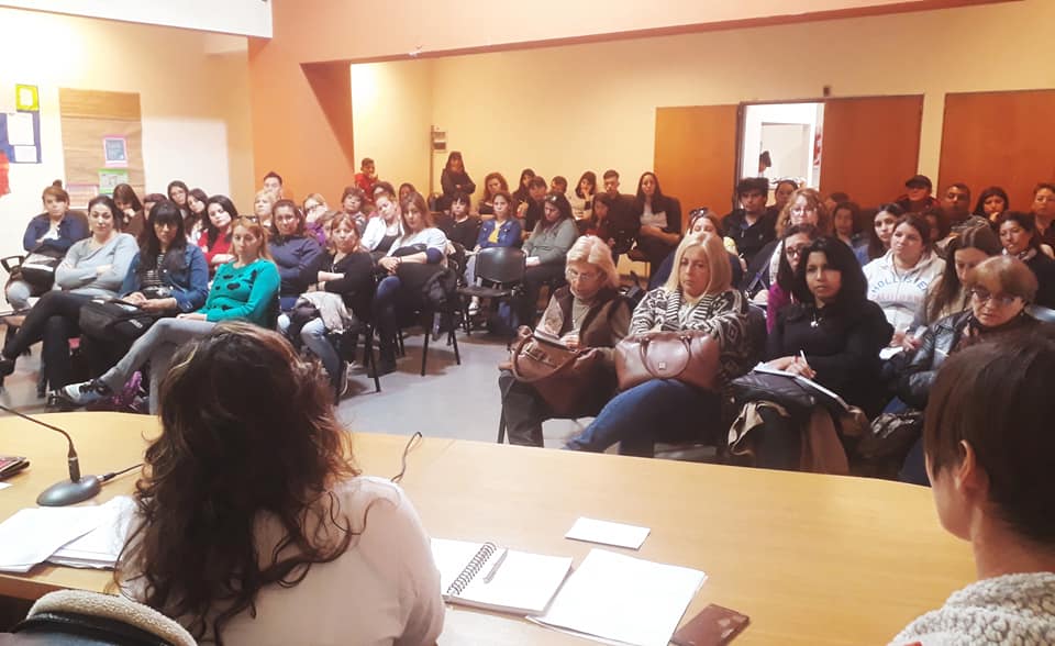 Con buena concurrencia, se desarrolló una charla sobre autismo en el HCD