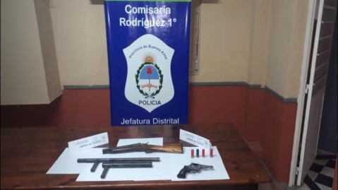 Detención y secuestro de armas tras allanamientos en barrio San Bernardo