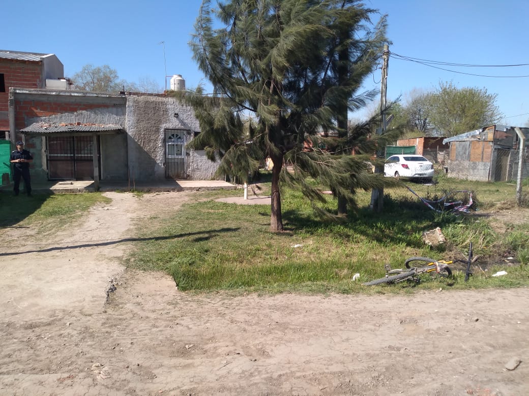 Conmoción en Pico Rojo por un hombre degollado en su casa