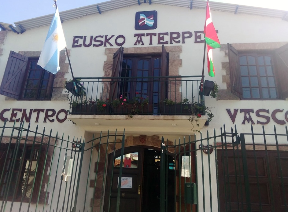 Almuerzo de fin de año en el Centro Vasco de General Rodríguez