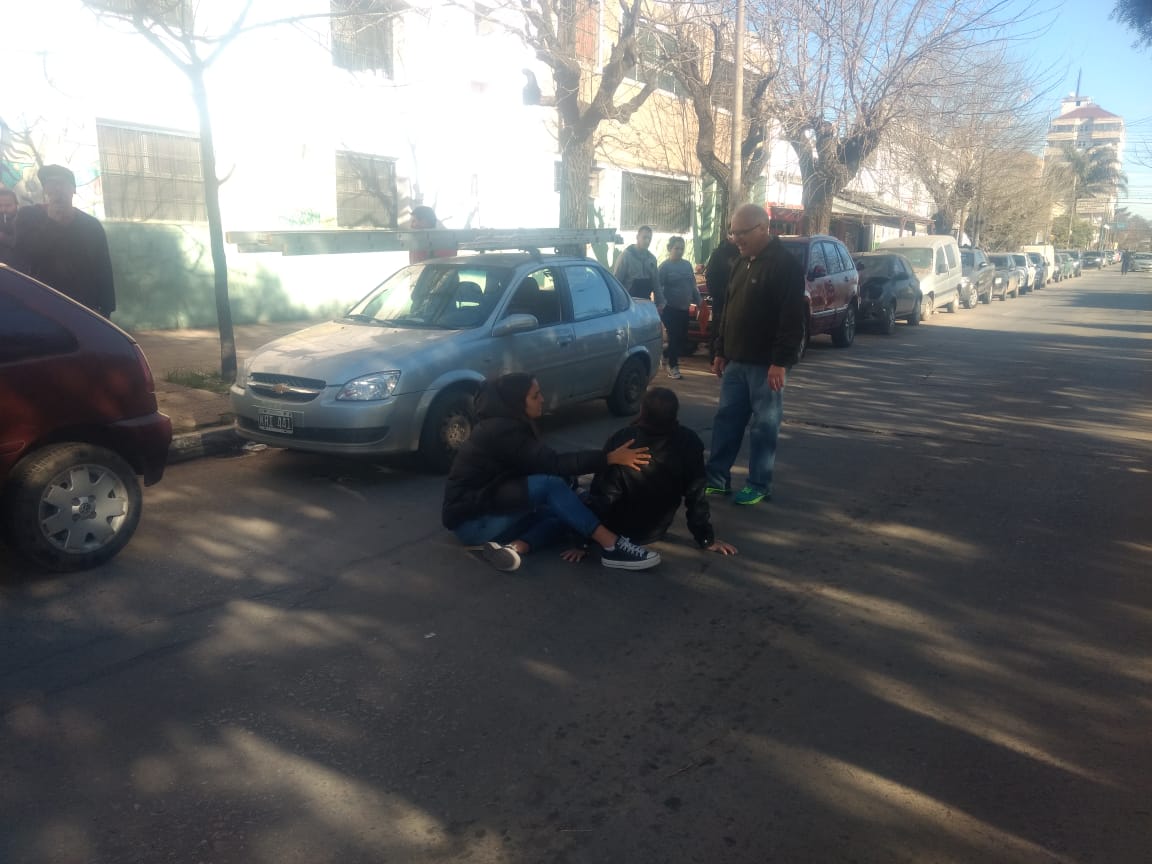 motociclista-choco-puerta-auto-av-espana-1