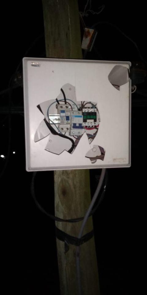 vandalismo-tablero-plaza-villa-vengochea-1