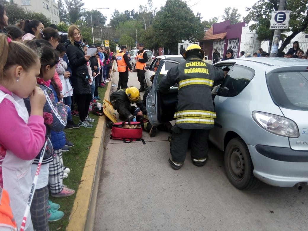 Alumnos de una escuela rodriguense asistieron a un simulacro de siniestro vial