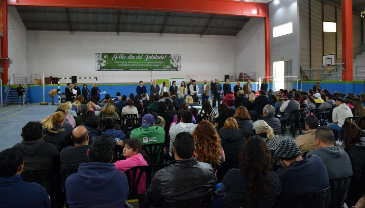 Se entregaron más de 300 títulos de propiedad a vecinos rodriguenses