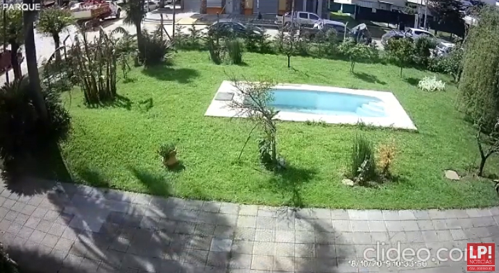 Video: así robaban una camioneta en pleno casco céntrico a plena luz del día