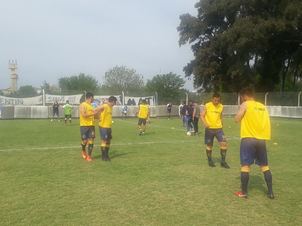 Alem, que tiene fecha libre, disputará hoy un amistoso contra un equipo de la Superliga