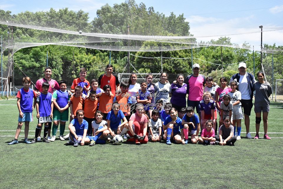 La escuela formativa de Atlas organizó un amistoso de fútbol mixto