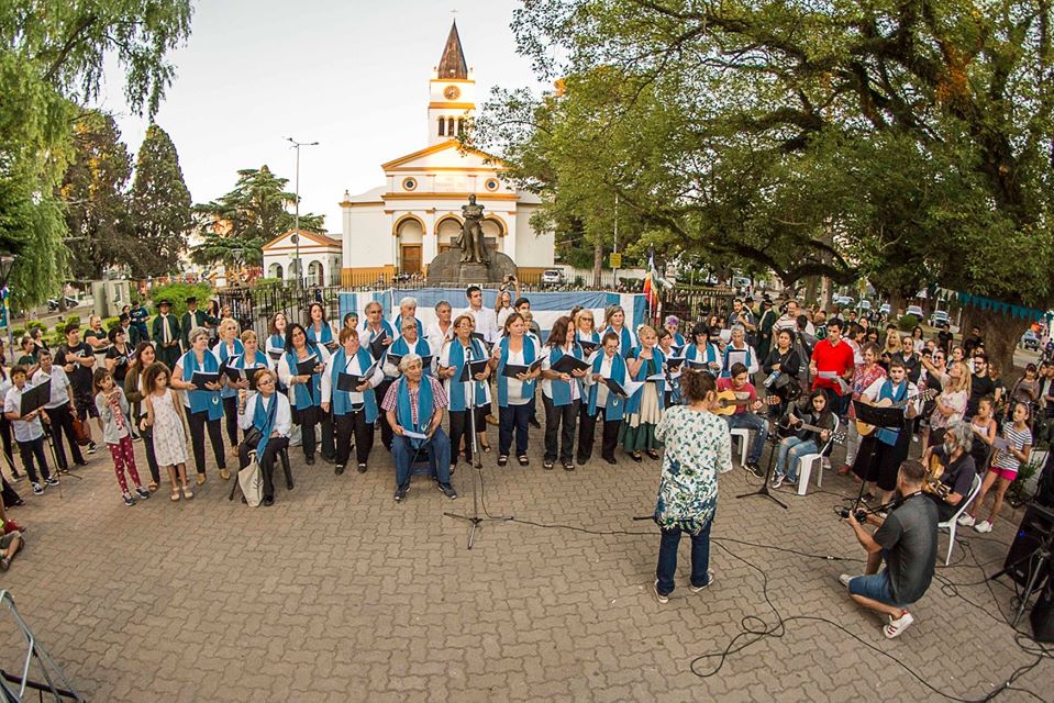 Los talleres culturales locales se exhibieron en la Plaza Central