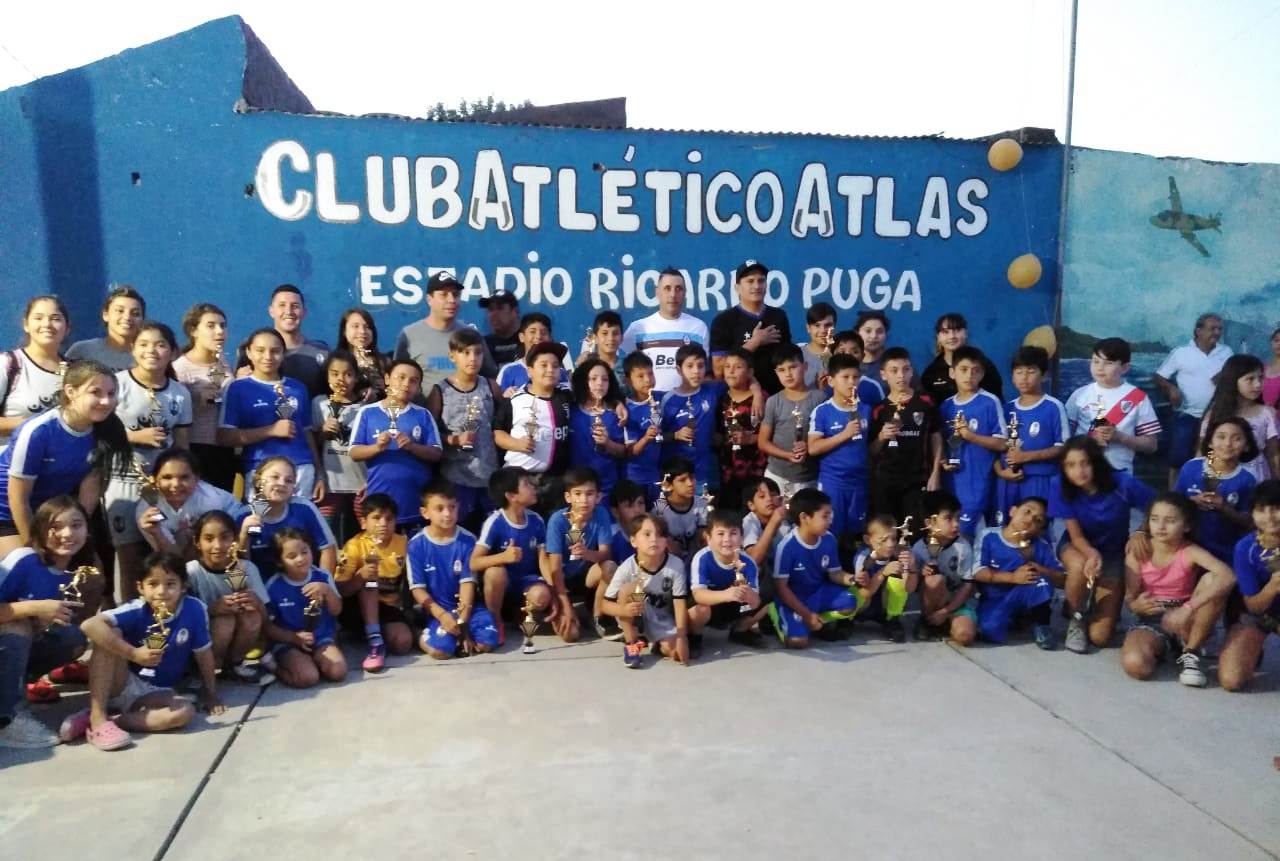 Las escuelas de fútbol femenino y masculino de Atlas cerraron el 2019