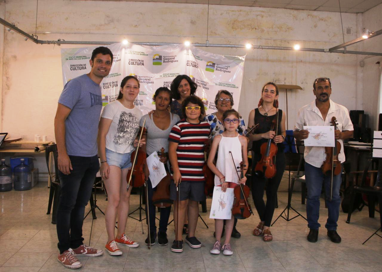 Muestra de cierre de año del Taller de Violín de la Casa de la Cultura, que seguirá en verano