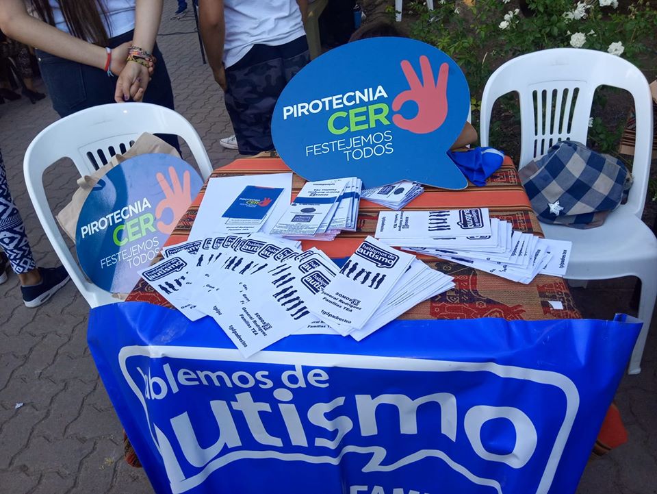 Familias TEA locales pidieron "pirotecnia cero" en la Plaza Central