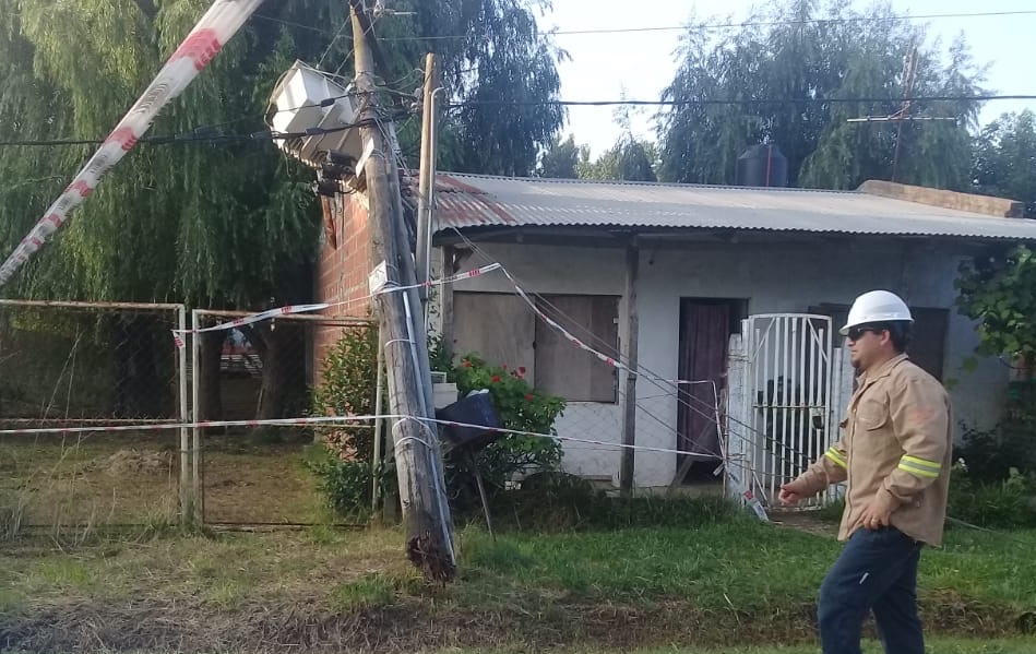 Una familia y un calvario con un transformador de Edenor en la vereda de su casa