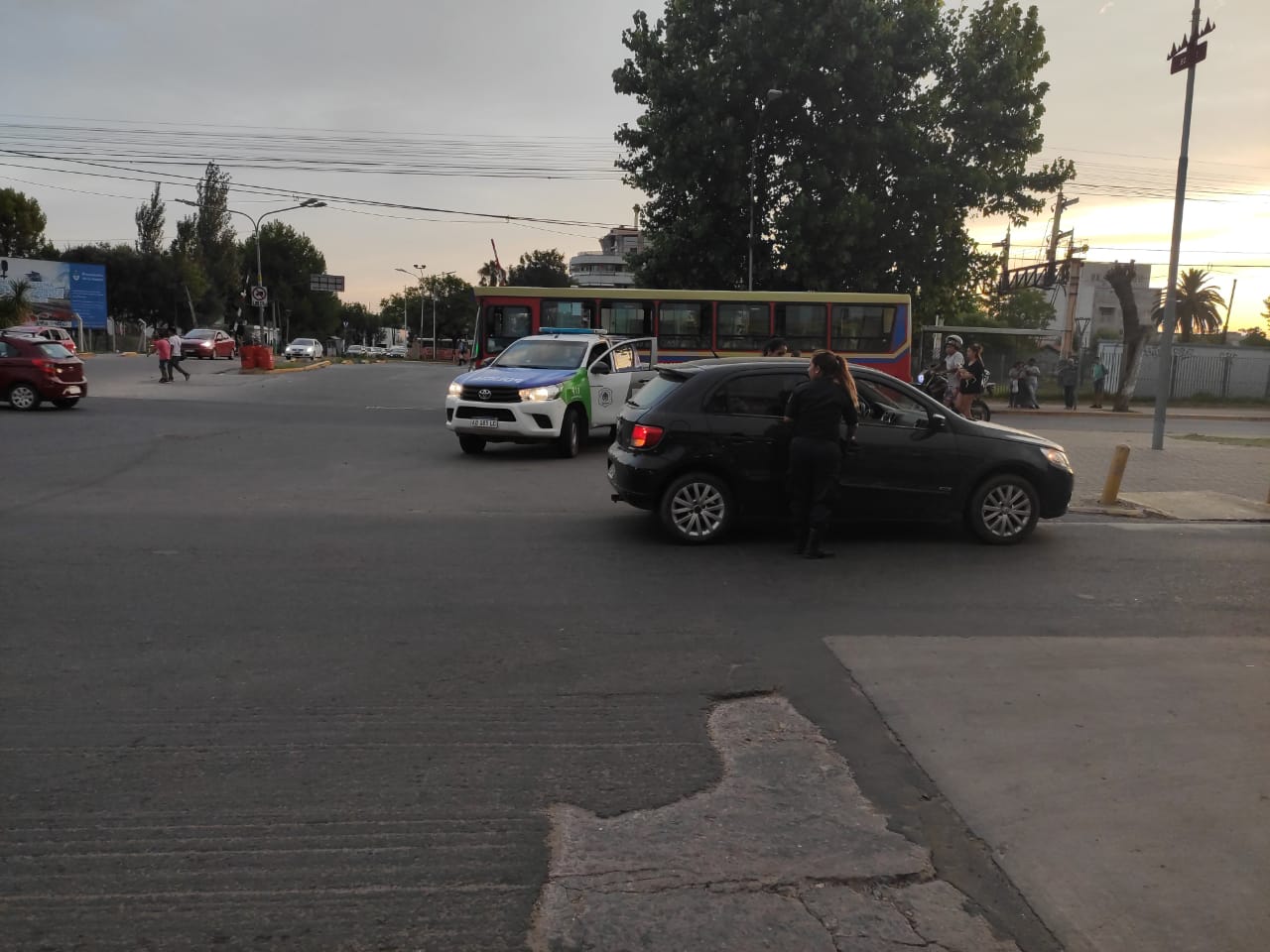 Intentó estafarlo en pleno centro y huyó pero fue detenido
