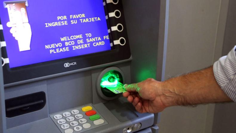 Se extiende hasta fin de año la suspensión de pago de comisiones en cajeros automáticos